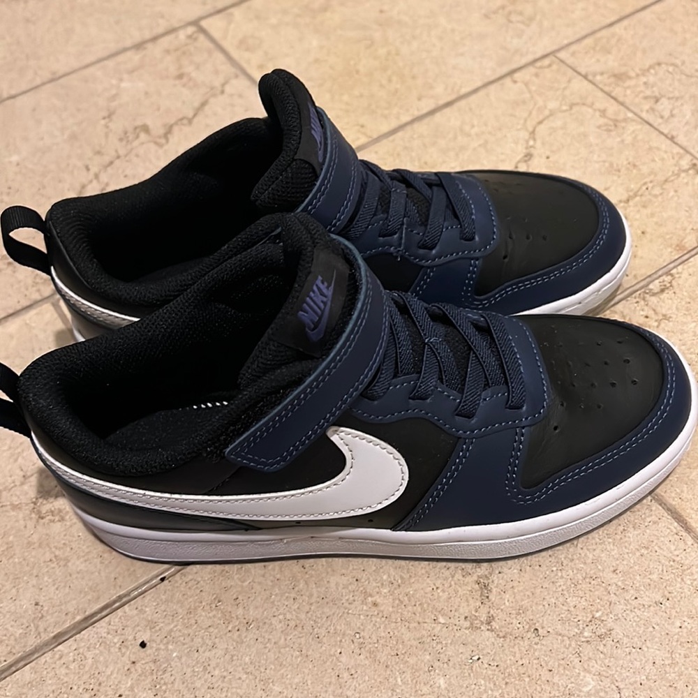 Nike Court Borough Low 2
Little Kids' Shoes